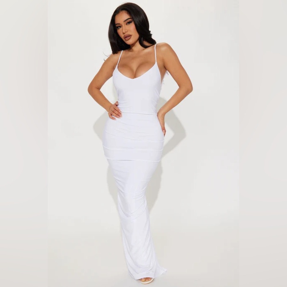 Fashion Nova Krissy Backless Elegant White Maxi Dress NWT Size L